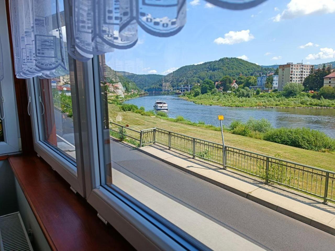 Apartamento U Bocmana S Vyhledem Na Zamek A Labe Decin Exterior foto